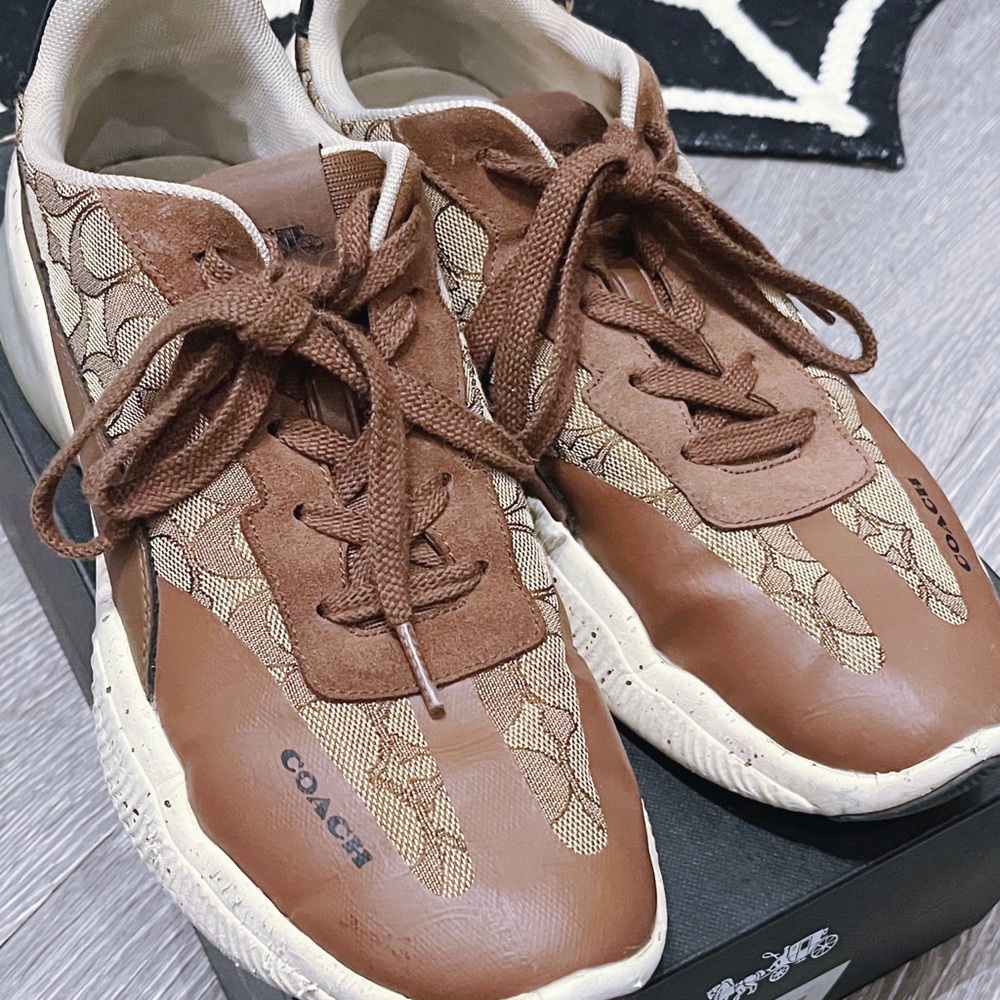 Coach Men’s Citysole Signature Runner Sneaker Khaki USA 9.5 EU 42.5